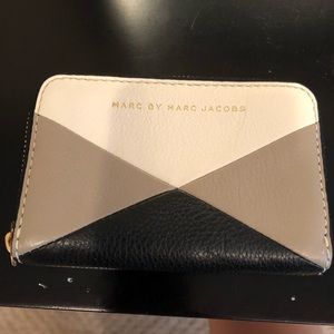 Marc by Marc zip card case
